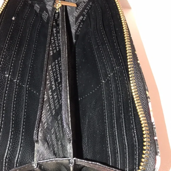 Steve Madden Black Floral accordion Women's Wallet - Picture 12 of 12